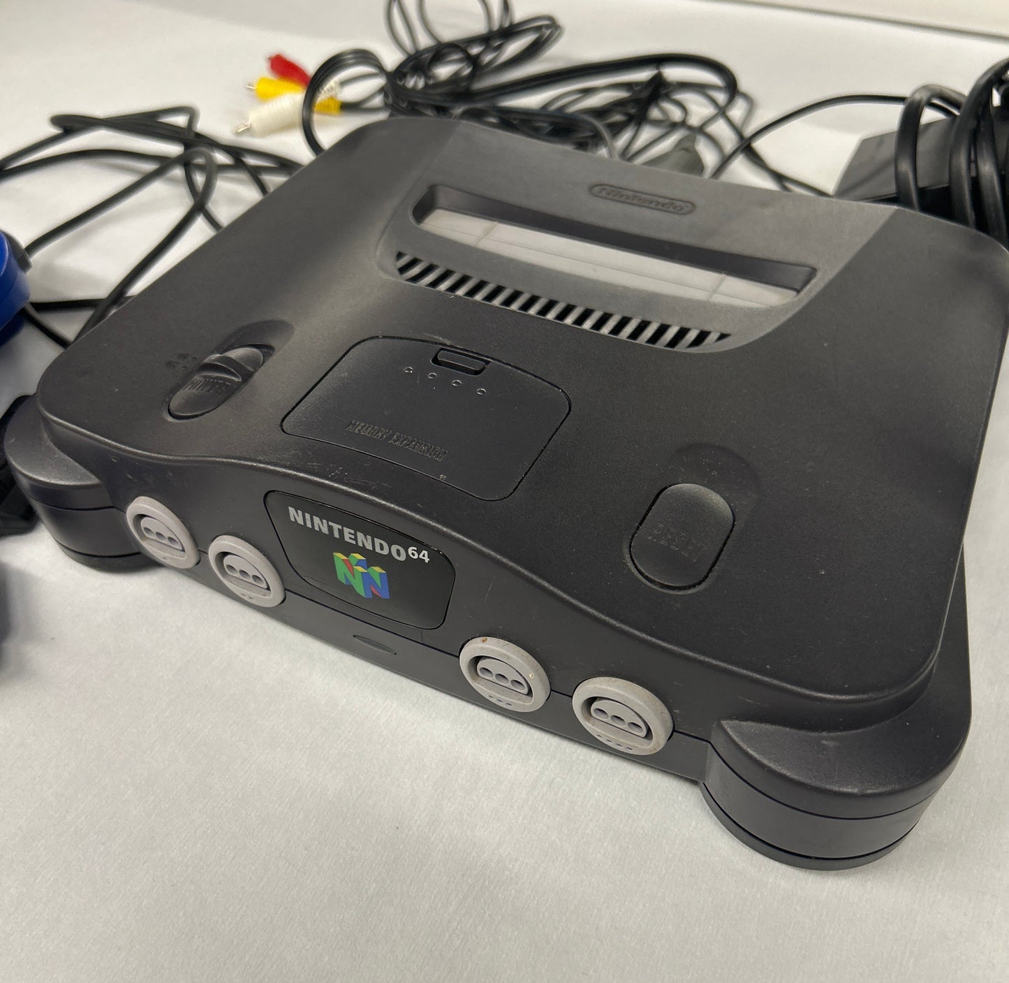 
                  
                    N64 konsol (m. Expansion Pak)
                  
                
