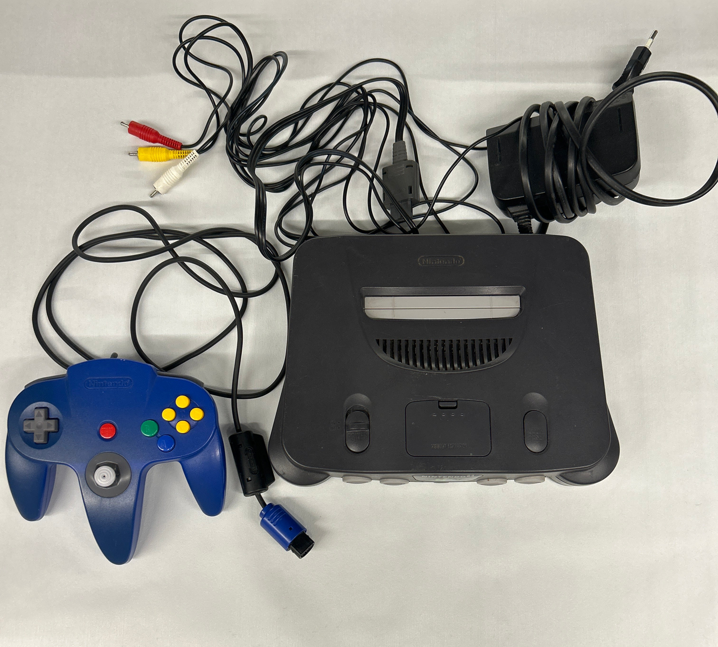 
                  
                    N64 konsol (m. Expansion Pak)
                  
                