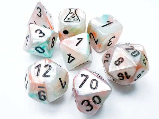 Lustrous Polyhedral 7-Die Set Sea Shell/black luminary (with bonus die) - ZZGames.dk