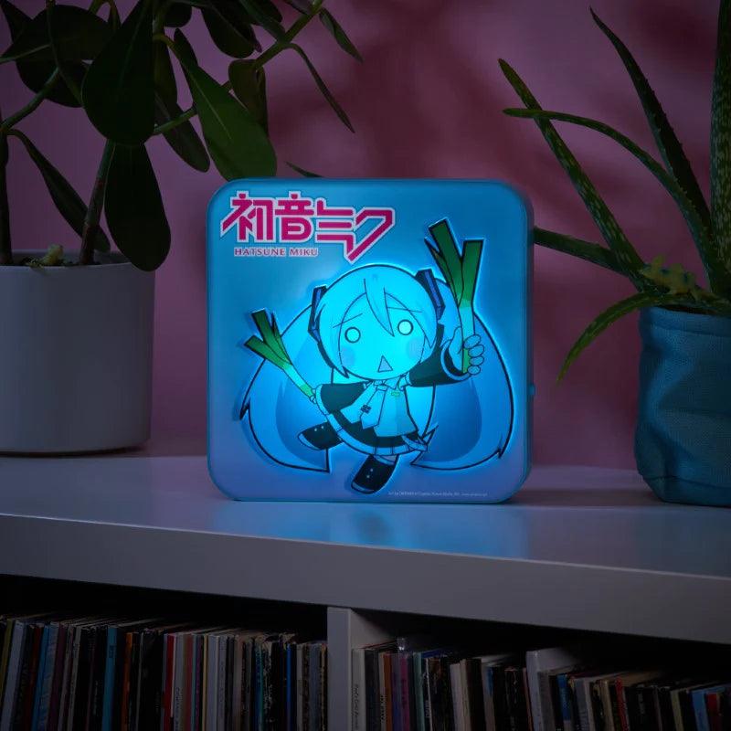 
                  
                    Official Hatsune Miku 3D Desk Lamp / Wall Light - ZZGames.dk
                  
                