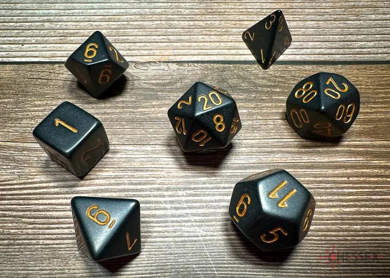 Opaque Polyhedral 7-Die Set - Black/Gold - ZZGames.dk