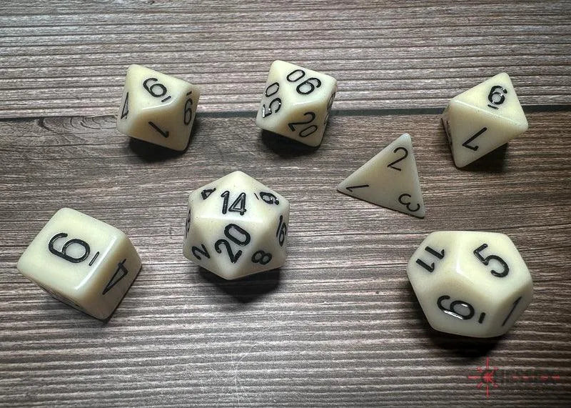 Opaque Polyhedral 7-Die Set - Ivory/black - ZZGames.dk