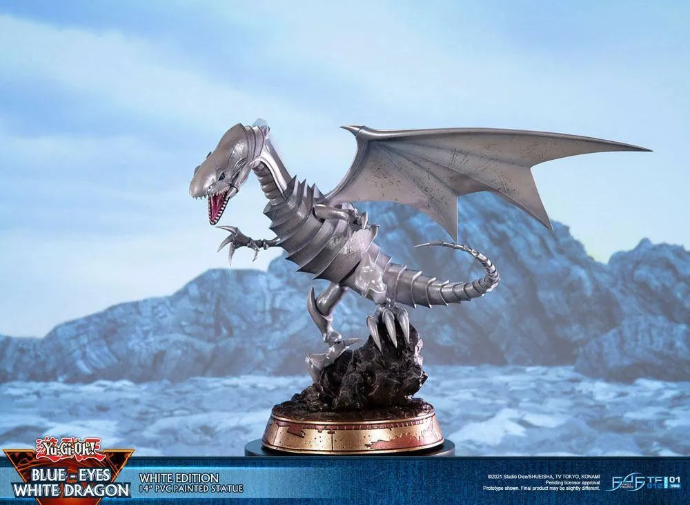 PVC Statue Blue-Eyes White Dragon White Edition 35 cm - ZZGames.dk