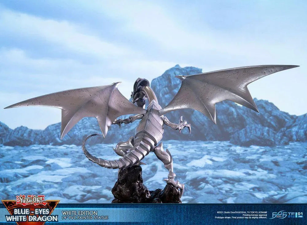 
                  
                    PVC Statue Blue-Eyes White Dragon White Edition 35 cm - ZZGames.dk
                  
                