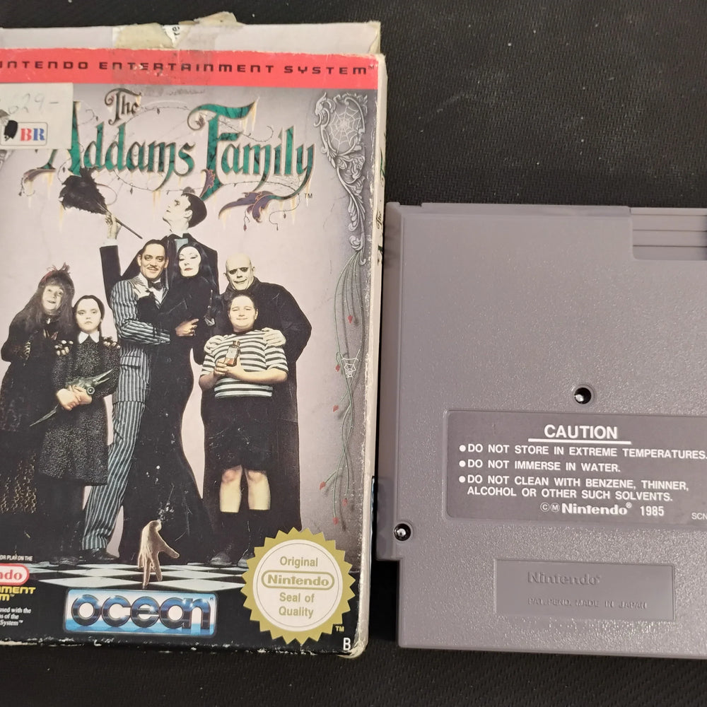 
                  
                    The Addams Family i æske (U. manual (SCN)
                  
                