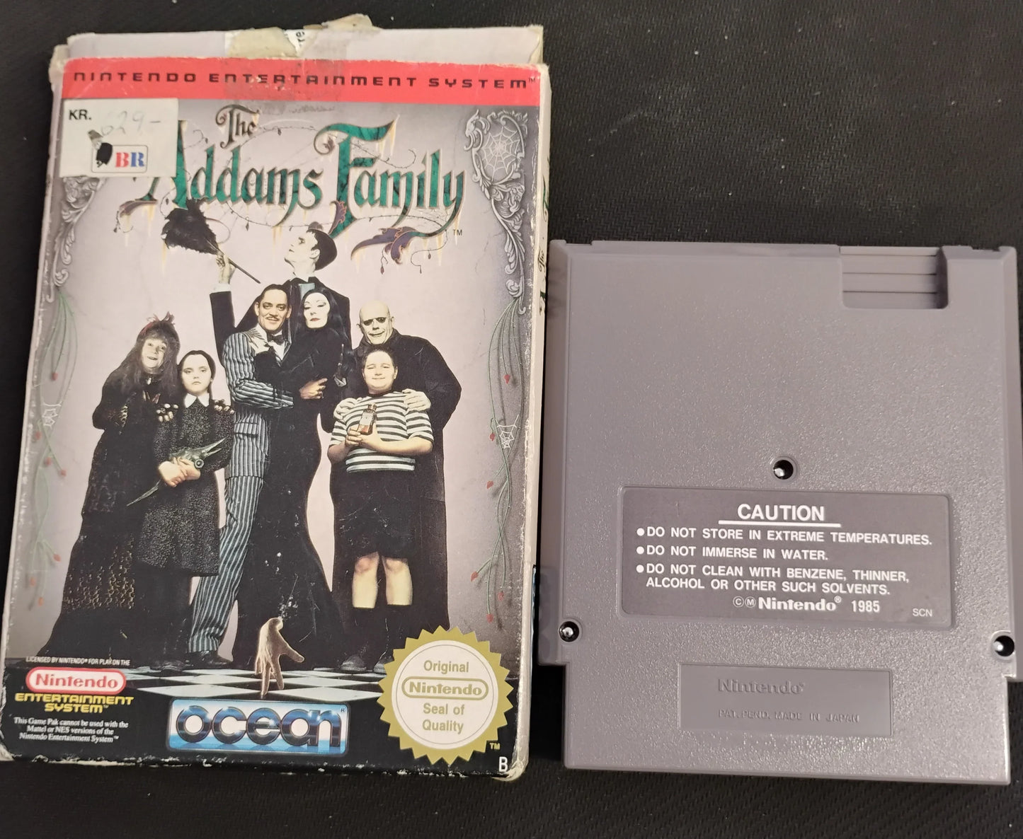 
                  
                    The Addams Family i æske (U. manual (SCN)
                  
                