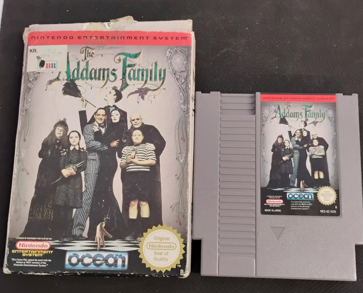 
                  
                    The Addams Family i æske (U. manual (SCN)
                  
                